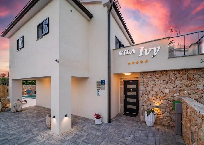 Luxury Ivy Villa