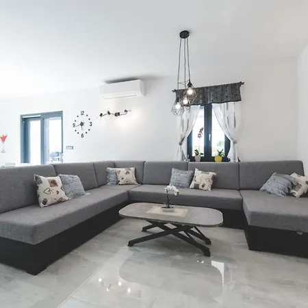 Luxury Ivy Vila *